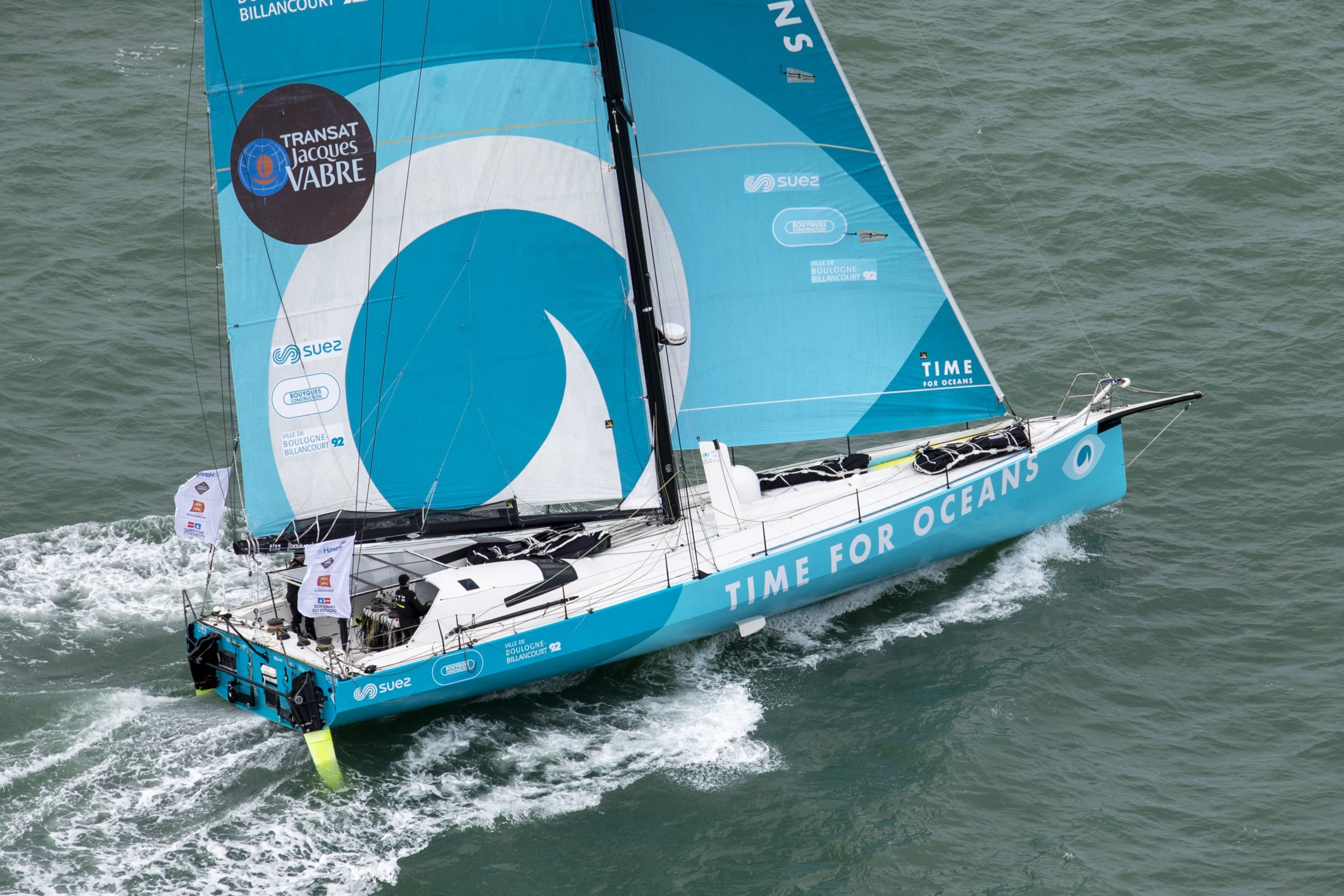Stéphane Le Diraison et François Guiffant prennent le rythme à bord de Time For Oceans.